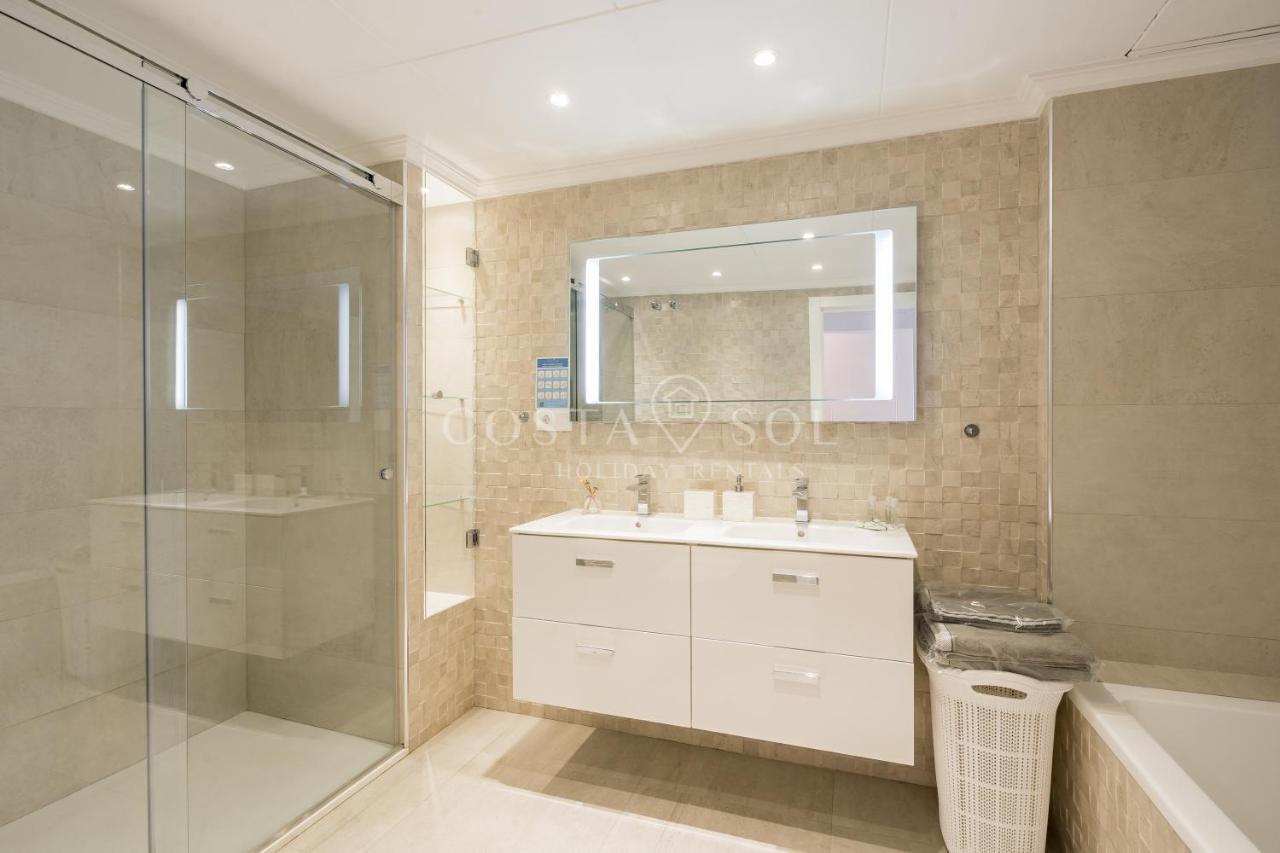 Puerto Marina-Benalmadena Luxury Apartment Dentro De La Isla Εξωτερικό φωτογραφία