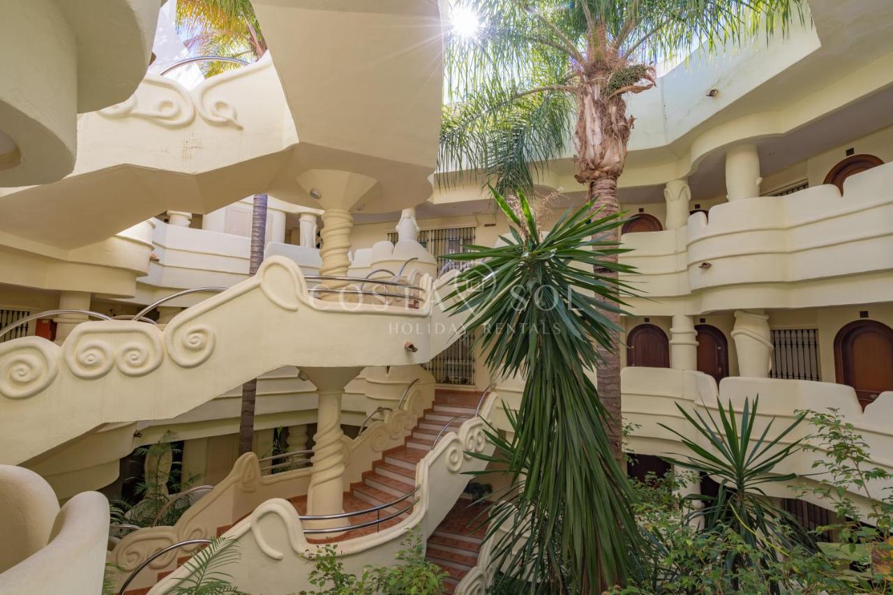 Puerto Marina-Benalmadena Luxury Apartment Dentro De La Isla Εξωτερικό φωτογραφία